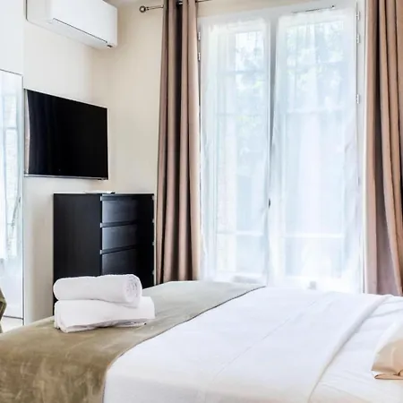 Rare ! Rez-de-jardin 10 Minutes A Pied Du Centre - Rare ! Rez-de-jardin 10 Minutes A Pied Du Centre Mae-2413 * Κάννες