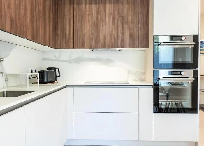 Rare ! Rez-de-jardin 10 Minutes A Pied Du Centre - Rare ! Rez-de-jardin 10 Minutes A Pied Du Centre Mae-2413 * Cannes