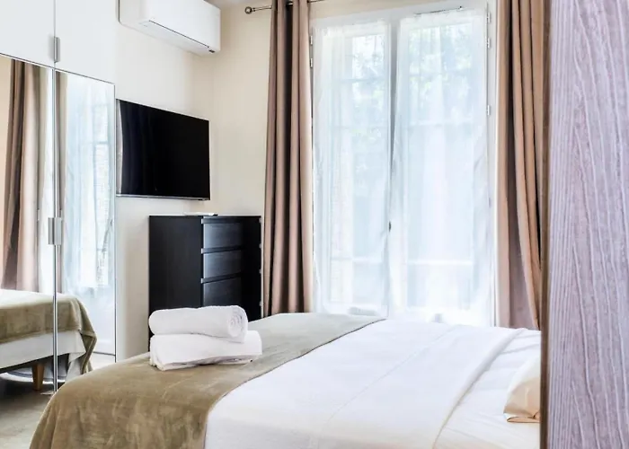 Rare ! Rez-de-jardin 10 Minutes A Pied Du Centre - Rare ! Rez-de-jardin 10 Minutes A Pied Du Centre Mae-2413 * Cannes