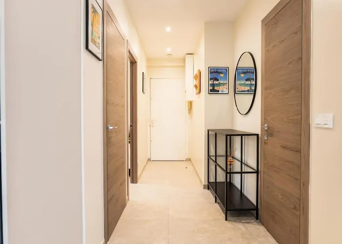 Rare ! Rez-de-jardin 10 Minutes A Pied Du Centre - Rare ! Rez-de-jardin 10 Minutes A Pied Du Centre Mae-2413 * Cannes