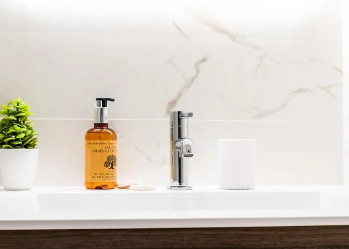 Rare ! Rez-de-jardin 10 Minutes A Pied Du Centre - Rare ! Rez-de-jardin 10 Minutes A Pied Du Centre Mae-2413 Apartament